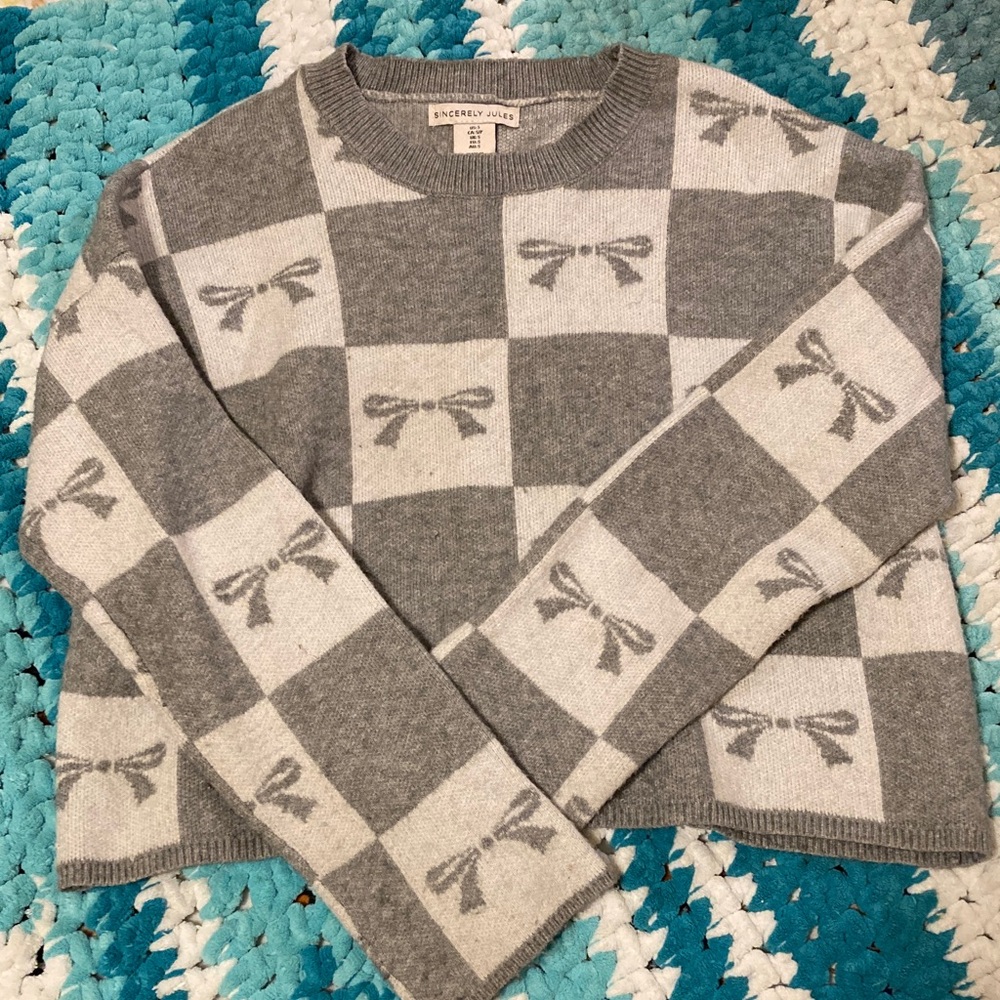 Bow Pattern Sweater
